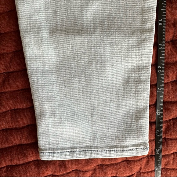 J Brand Mid Rise Crop Capri in the color Solana size 27 - Picture 10 of 16